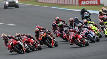 Франческо Баньяя выиграл Гран При Японии MotoGP, Маркес на подиуме