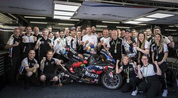 BMW впервые выиграла титул в WorldSBK