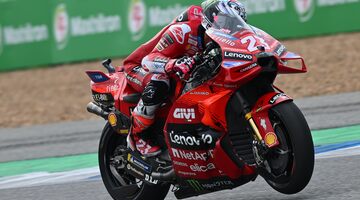 Энеа Бастианини выиграл спринт MotoGP в Таиланде