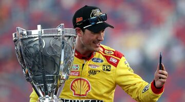 Джоуи Логано стал трёхкратным чемпионом NASCAR Cup Series