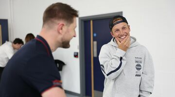 Лиам Лоусон приступил к работе в Red Bull Racing. Первые фото