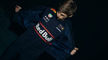 Red Bull Racing показала новую командную одежду для Формулы 1