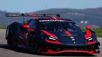 Макс Ферстаппен сел за руль машины Ferrari на Нюрбургринге