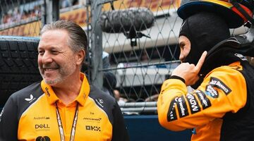 Деймон Хилл: Всё, что может делать Red Bull – смотреть на McLaren с завистью