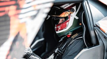 Даниил Квят протестировал лимитированный суперкар Lamborghini