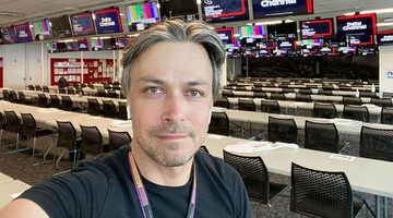«Это как вообще? Я просто глазам не верил». Алексей Попов раскритиковал сеть кинотеатров