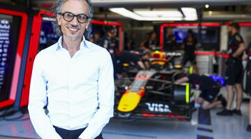 Лоран Мекис дебютировал в цветах Red Bull Racing