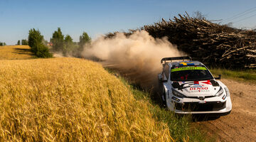 Оливер Сольберг одержал первую победу в премьер-классе WRC