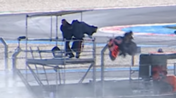Видео: Педро Акоста едва не убил оператора MotoGP своим мотоциклом