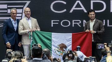 Стала известна зарплата Серхио Переса в Cadillac