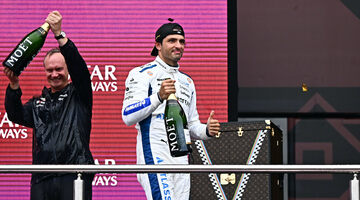 «Он до конца не верил, что это возможно». Сайнс-старший – о подиуме сына с Williams
