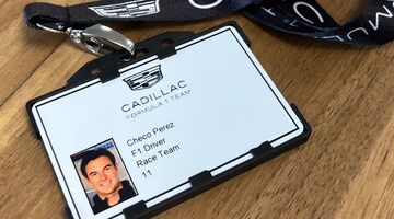 Серхио Перес посетил базу Cadillac в Великобритании
