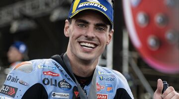 Фермин Альдегер одержал первую победу на этапе MotoGP в Индонезии, Маркес получил травму