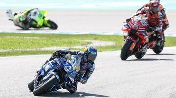 Алекс Маркес выиграл Гран При Малайзии MotoGP, Акоста и Мир на подиуме