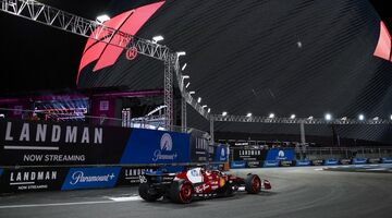 Шарль Леклер быстрее всех в первой тренировке Формулы 1 в Лас-Вегасе