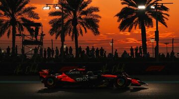 Ландо Норрис – лидер второй тренировки в Абу-Даби, Ферстаппен – 2-й, Пиастри – 11-й