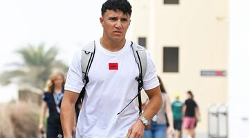 «Меня это беспокоит». Реакция Хэмилтона на повышение Хаджара в Red Bull