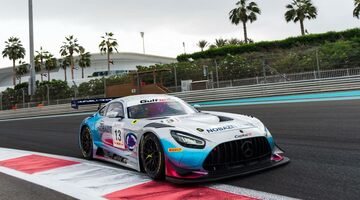 «Сидя на стекле и управляя практически неуправляемой машиной»: Алёшин — о гонке «12 часов Залива»