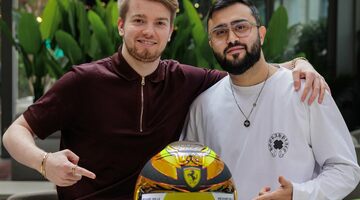 Шлем Роберта Шварцмана превратили в кальян