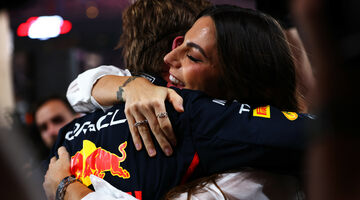 Келли Пике показала забавный рождественский подарок для Ферстаппена