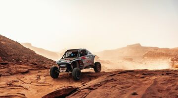 «Испытание пустыней и ночь без механиков». Итоги 4-го этапа «Дакара-2026» для экипажа Ременника