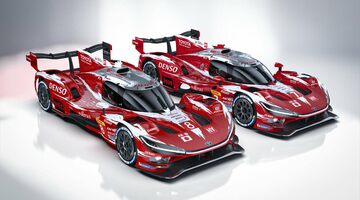 Toyota показала красный «гиперкар» для нового сезона FIA WEC