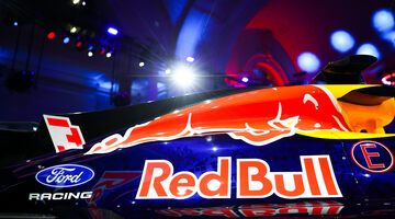 Руководитель Red Bull Racing объяснил ретро-ливрею для машины RB22