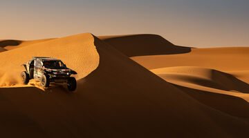 Аль-Аттия принёс Dacia первую победу, Iveco выиграла зачёт грузовиков без КАМАЗа. Результаты Дакара-2026