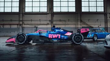 Команда Alpine представила новую машину на круизном лайнере