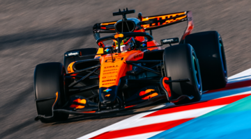 Марк Хьюз: McLaren пожертвовала прижимной силой машины ради минимального веса