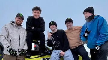 Ландо Норрис прокатился по озеру в Швеции с Оливером Сольбергом