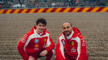 «Ничего не подарил»: Хэмилтон — о своём подарке на свадьбу Леклера