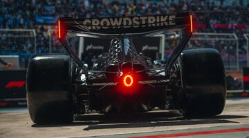 Mercedes доминирует в тренировке Формулы 1 в Китае