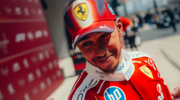 «Забыли включить свой спец-режим?» Льюис Хэмилтон подколол Mercedes