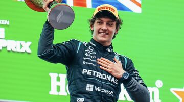 «Кими Райкконен из Италии!» На подиуме в Китае неправильно назвали имя победителя