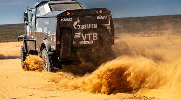 КАМАЗ-мастер поменял внешний вид своего капотного грузовика