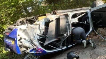 Йос Ферстаппен попал в серьёзную аварию во время ралли. Фото