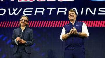 Источник: Red Bull сравнялась с Mercedes по мощности мотора
