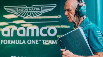 Эдриан Ньюи попал в больницу