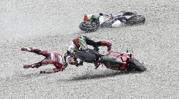 Алекс Маркес попал в страшную аварию на Гран При Каталонии MotoGP