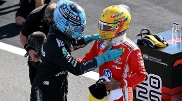 «Это реально?» Льюис Хэмилтон — об отставании Mercedes от Ferrari