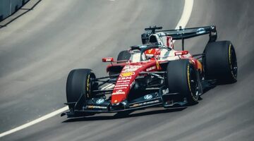 Команда Ferrari привезла обновленное крыло-перевертыш в Спа