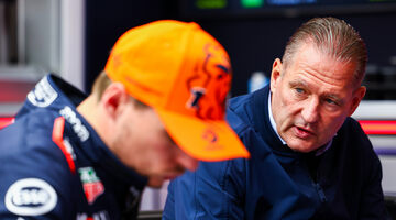 Йос Ферстаппен наведался в моторхоум McLaren. Спойлер: не из-за Макса