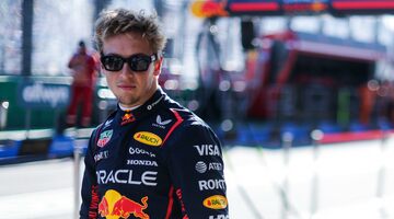 Официально: Лоусон заменит Хаджара в Red Bull на Гран При Нидерландов