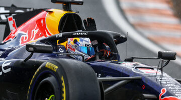 Менеджер Макса Ферстаппена намекнул на условие ухода из Red Bull Racing