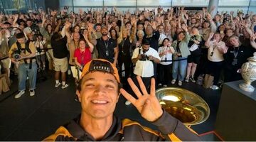 Ландо Норрис подписал новый многолетний контракт с McLaren 