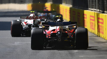 «Чертовы шины!» Льюис Хэмилтон раскритиковал Pirelli