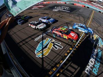 NASCAR рассматривает три варианта изменения системы плей-офф в 2026 году