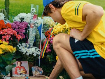 «Невероятные чувства». Антонелли – о визите на могилу Айртона Сенны