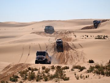 «Выигрывают и зарабатывают деньги». Эдуард Николаев – о «Дакаре» без КАМАЗа